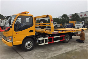 二里庄哪里有拖车服务